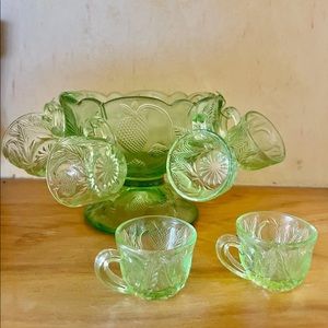 COPY - Beautiful vintage glass mini set